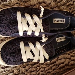 Navy blue lace overlay tennis shoes